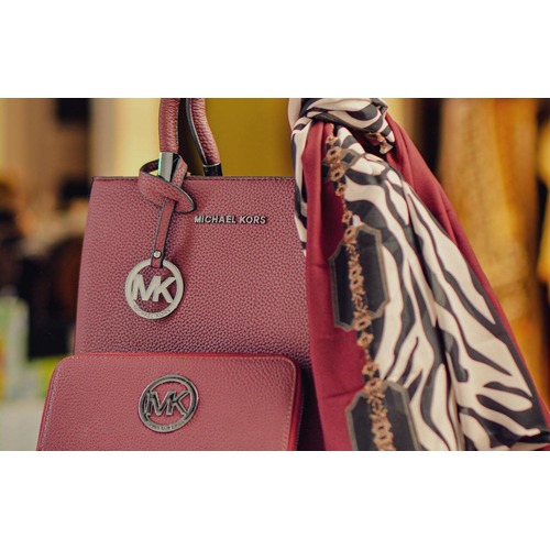 Michael Kors in the UK: Luxury Fashion and How to Enjoy Discounts