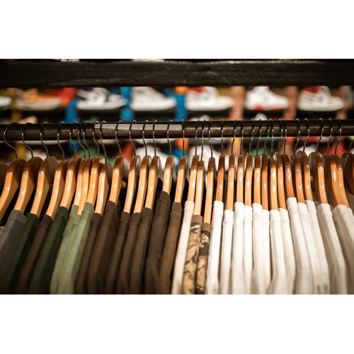 T-Shirts in the United Kingdom: Everyday Clothing with Stylish Discounts