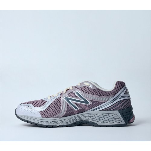 New Balance 860v2 Sneakers