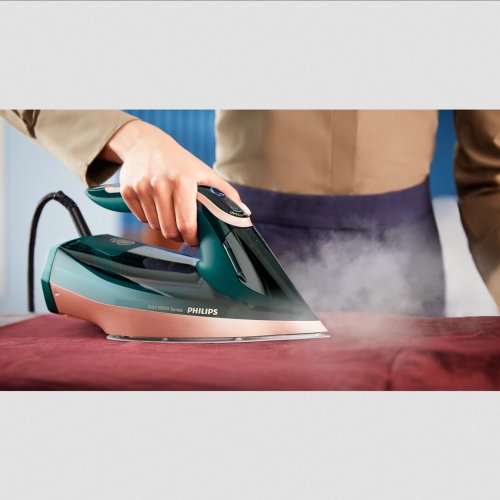 Azur 8000 Series Steam iron