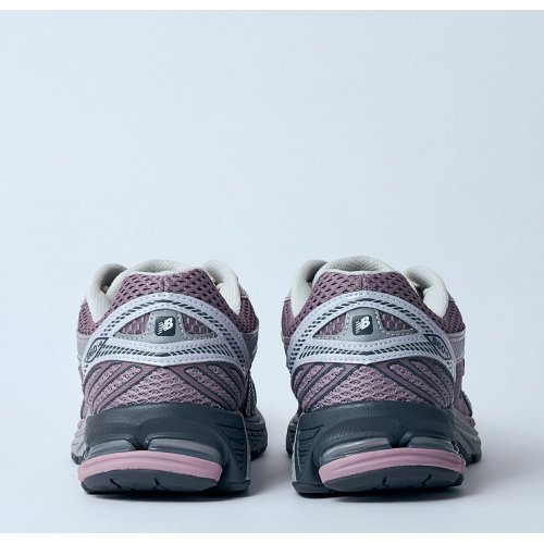 New Balance 860v2 Sneakers