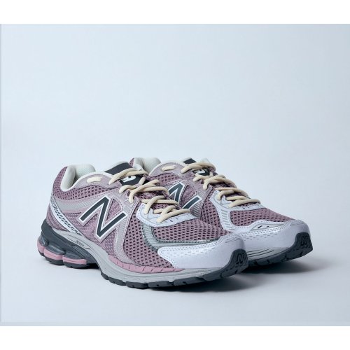 New Balance 860v2 Sneakers