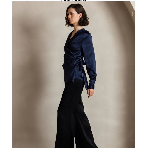 19 Momme Silk Fashionable V-Neck Shirt 