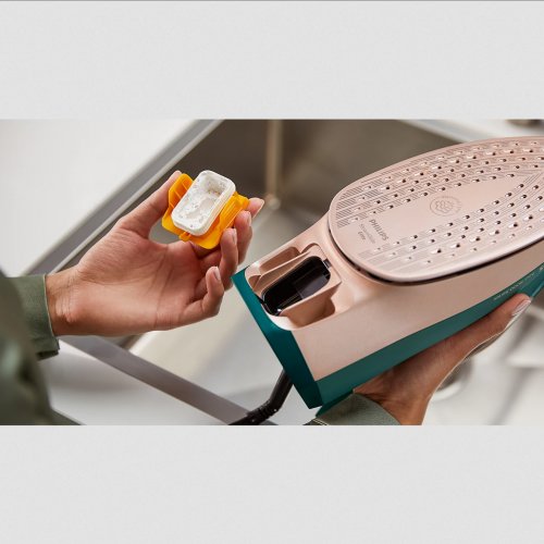 Azur 8000 Series Steam iron